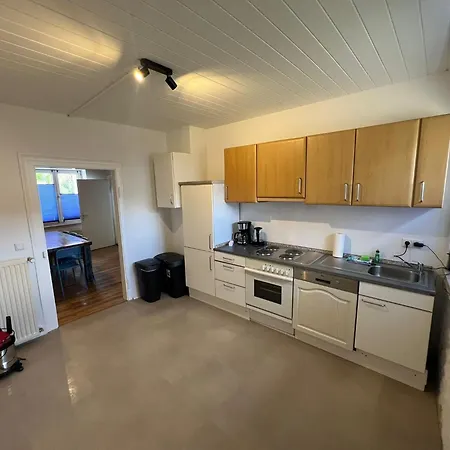 Appartement Haus Mit 6 Zimmern, 2 Parkplaetzen Naehe Alzey