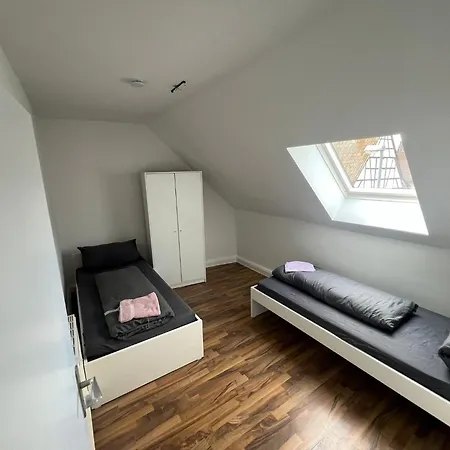 Haus Mit 6 Zimmern, 2 Parkplaetzen Naehe Alzey Appartement *