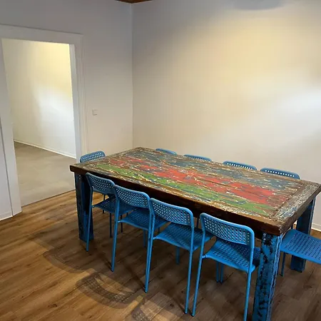 Haus Mit 6 Zimmern, 2 Parkplaetzen Naehe Alzey Appartement