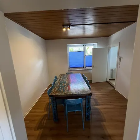 Haus Mit 6 Zimmern, 2 Parkplaetzen Naehe Alzey Appartement