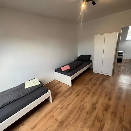 Haus Mit 6 Zimmern, 2 Parkplaetzen Naehe Alzey *